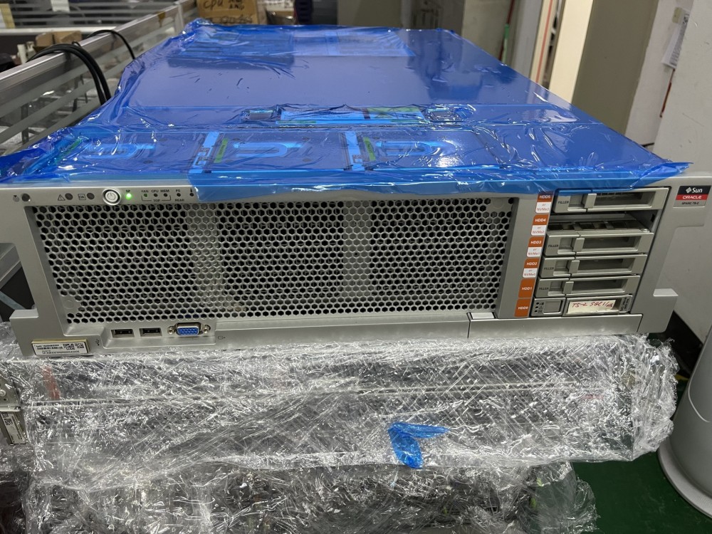 Корпоративный сервер Oracle SPARC T8